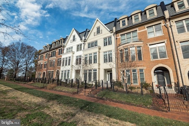 10781 Symphony Park Dr, Rockville, MD 20852 - photo 2