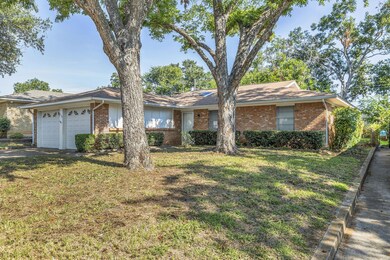 620 Oak Dr, Hurst, TX 76053 - photo 2