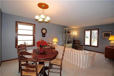 7138 Halsey Dr, Shawnee, KS 66216 - photo 5