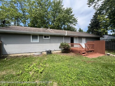3227 Sunderland Rd, Lansing, MI 48911 - photo 3