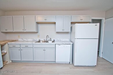 600 Maple St, Jacksonville, NC 28540 - photo 7