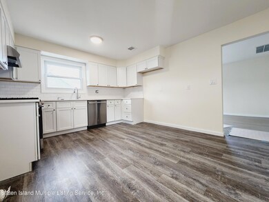 869 Elbe Ave, Staten Island, NY 10304 - photo 5