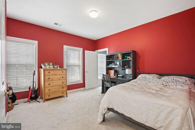 23051 Winged Elm Dr, Clarksburg, MD 20871 - photo 3