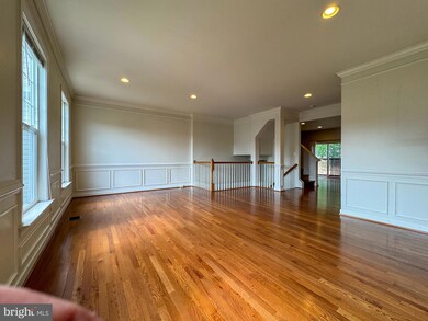 8173 Glade Bank Dr, Manassas, VA 20111 - photo 6