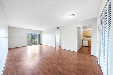 Lakeview Gardens unit 405D, Plantation, FL 33324 - photo 5