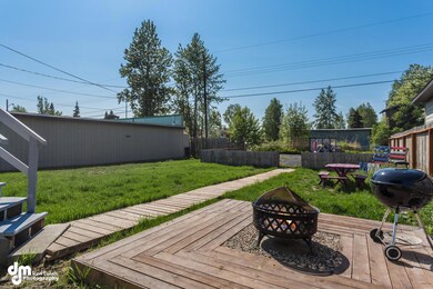 712 N Bragaw St Unit 12-large-002-Backya