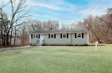 9 Oak St, Millville, MA 01529 - photo 4