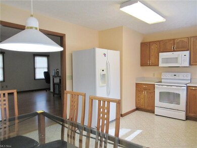 8508 Columbia Rd, Olmsted Falls, OH 44138 - photo 5