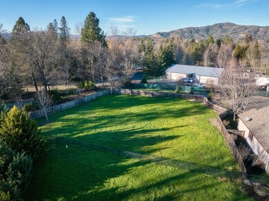 1381 SW Spruce St, Grants Pass, OR 97526 - photo 7