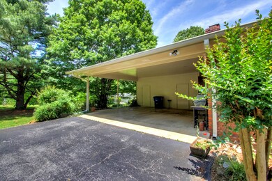 107 Fairlane Dr, Shelbyville, TN 37160 - photo 4