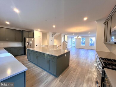 9424 Dandelion Dr, Lorton, VA 22079 - photo 4