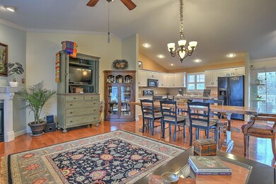 441 E Ridges-6