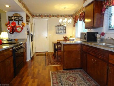 Kitchen: Plenty of cabinetry, counter space, and p