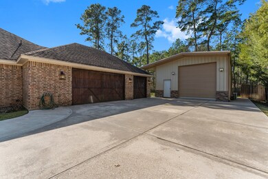 21 Creek Forest Ln, Conroe, TX 77384 - photo 4