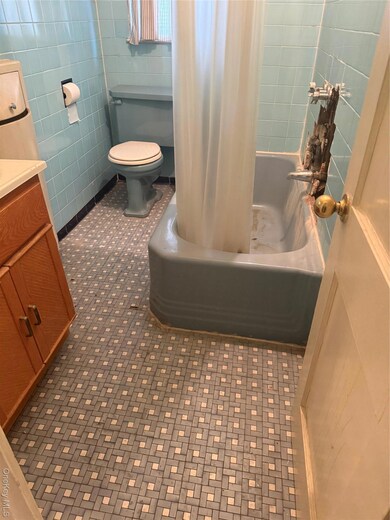 2718 Collier Ave, Far Rockaway, NY 11691 - photo 6