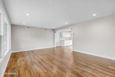 04-Family Room