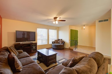 002_Living Room