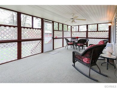 Screened in porch