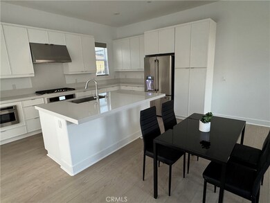 113 Tomcat, Irvine, CA 92618 - photo 2