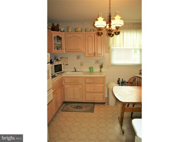 197 Dimarco Dr, Philadelphia, PA 19154 - photo 4