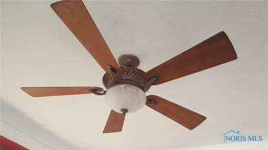 1921 Barrows St, Toledo, OH 43613 - photo 3