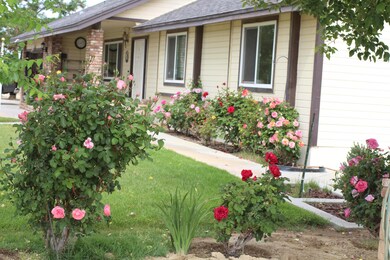 1682 60th St W, Rosamond, CA 93560 - photo 3