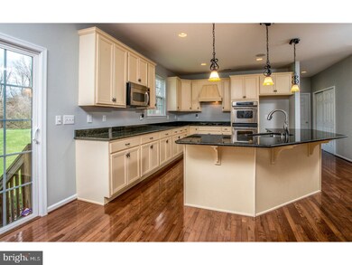 906 Nottingham Rd, Pottstown, PA 19465 - photo 6