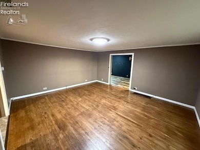 204 E 7th St, Sycamore, OH 44882 - photo 6