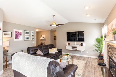 1712 S Charleston Cir-6