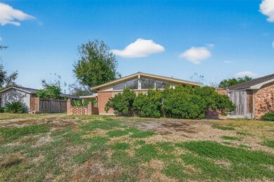 6426 Mobud Dr, Houston, TX 77074 - photo 4