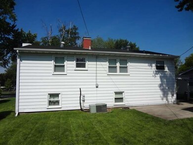 340 E Benton St, Oswego, IL 60543 - photo 7