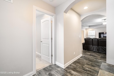 446 Redcrest Dr, Shepherdsville, KY 40165 - photo 6