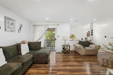 112 Michaels Ct, Woodbridge, NJ 07095 - photo 7