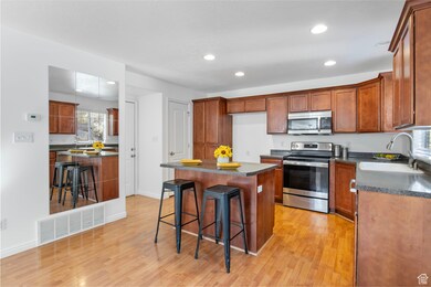 10468 N Sage Vista Ln, Cedar Hills, UT 84062 - photo 6