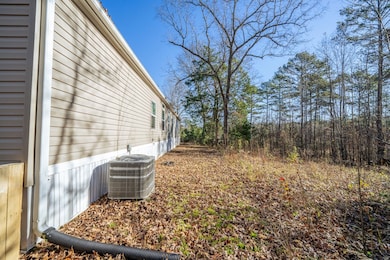 4090 Pyburn Dr, Savannah, TN 38372 - photo 4