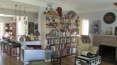 LIVING RM/KITCHEN