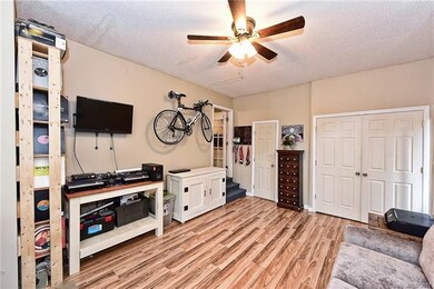Large bonus room.