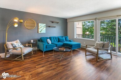 05-Living Room_SLS_-3578