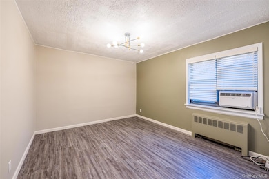 220-16 73 Ave unit 13A2, Bayside, NY 11364 - photo 4