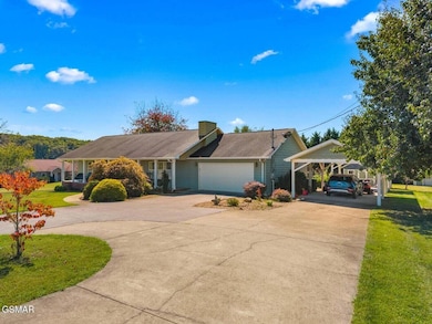 727 Burchfield Rd, Dandridge, TN 37725 - photo 2