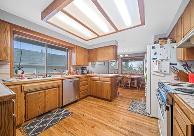 1221 Paulita Dr, Medford, OR 97504 - photo 6