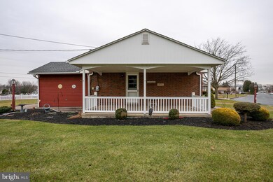 305 Reeser St, Leesport, PA 19533 - photo 4
