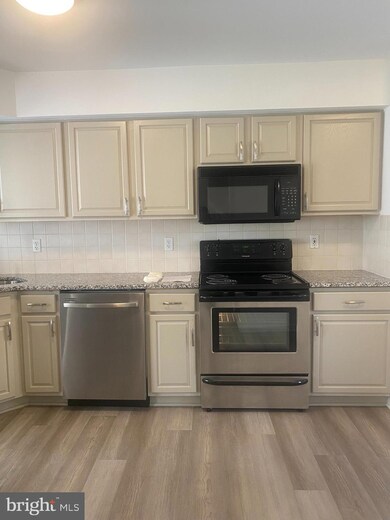 4004 Bradford Cir, Mount Joy, PA 17552 - photo 5