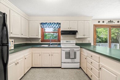 9 Tomolonis Dr, Nashua, NH 03062 - photo 7