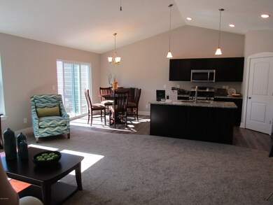 374 Barrington Cir unit 51, Lansing, MI 48917 - photo 7