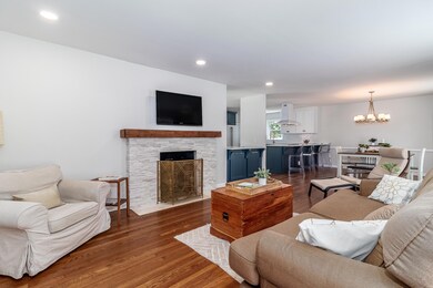 814 WINDSOR COURT 2 (c)--3
