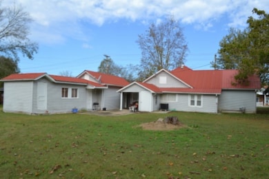 218 E Lake Ave, Celina, TN 38551 - photo 2