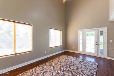 Living Room (4)-SMALL