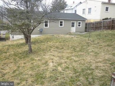 382 Stonewall St, Strasburg, VA 22657 - photo 3