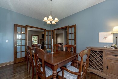 5731 Lakecrest Dr, Shawnee, KS 66218 - photo 6